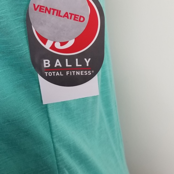 NWT Women's Medium Bally's fitness open back top - Picture 7 of 8
